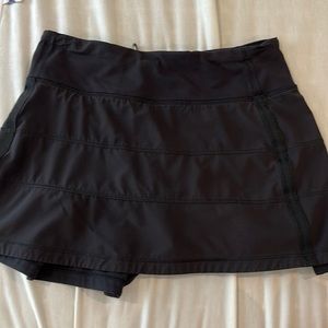 Black lulu skirt
